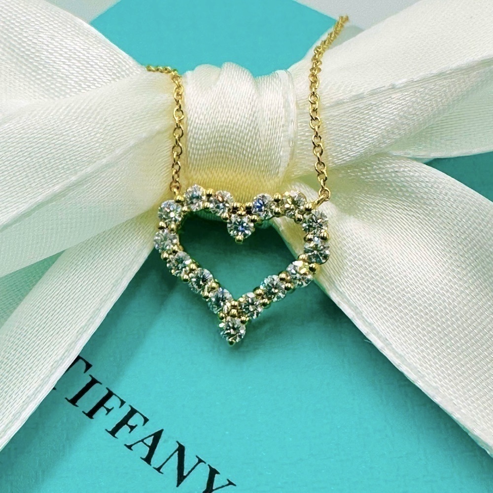 $6,700 Tiffany & Co. 0.62 CTW Diamond Heart Necklace 24” in Yellow Gold